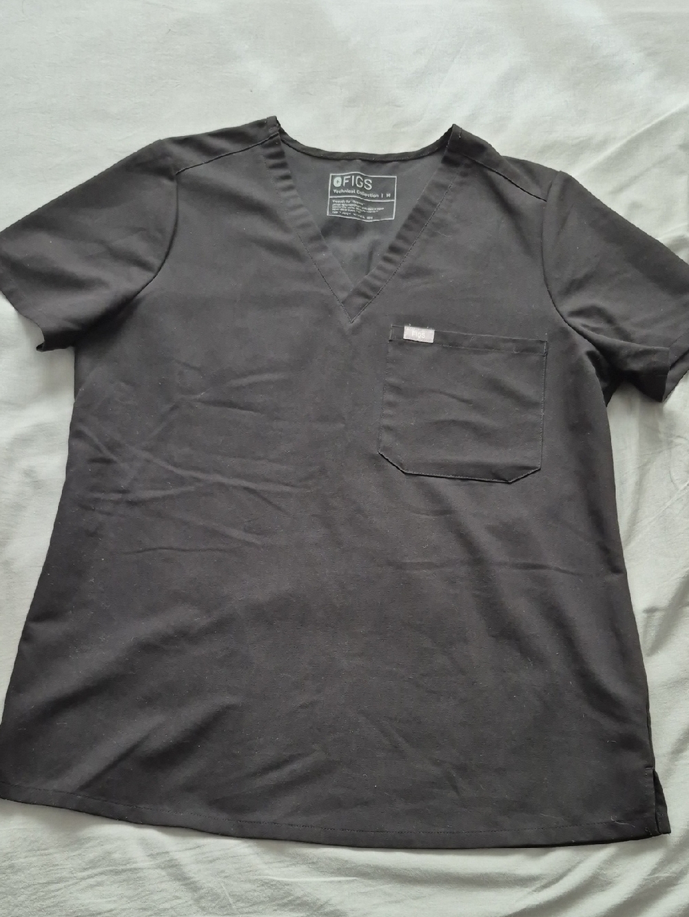 Figs Womens Black V-Neck Medical One Pocket Scrub Top